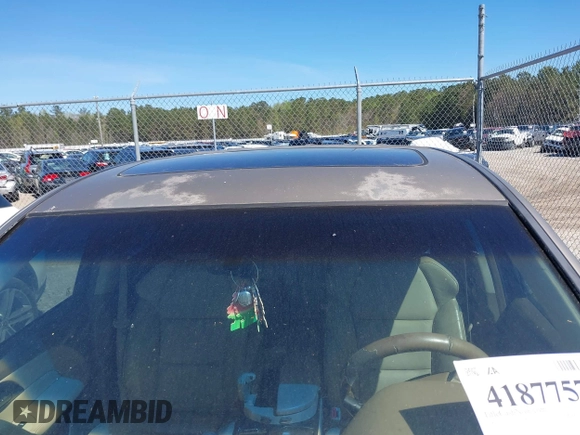 2007 Acura MDX with VIN 2HNYD28207H503276, listed as a IAAI auction lot 41877573 with 258,178 mi miles. Bid and sale history available at carsss.com. Image 6.