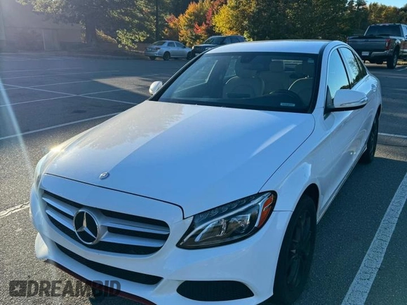 2015 Mercedes-Benz C 300 Luxury с VIN 55SWF4KB0FU063185, выставлен на аукционе Copart как лот 77677874 с пробегом 125 755 миль миль и Чистый • Clean title. История ставок и продаж доступна на DreamBid. Изображение 2.