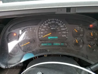 2004 Chevrolet Suburban LS with VIN 1GNFK16Z64J143512, listed as a Copart auction lot 46996085 with 324,596 mi miles and Salvage Title. Bid and sale history available at carsss.com. Image 9.