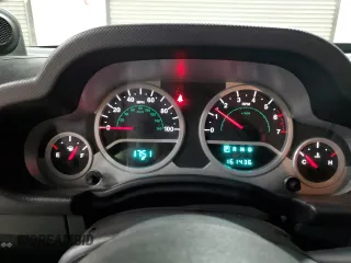 2008 Jeep Wrangler Unlimited Sahara with VIN 1J4GA59148L652001, listed as a Copart auction lot 48599655 with 161,436 mi miles and Clean title. Bid and sale history available at DreamBid. Image 9.