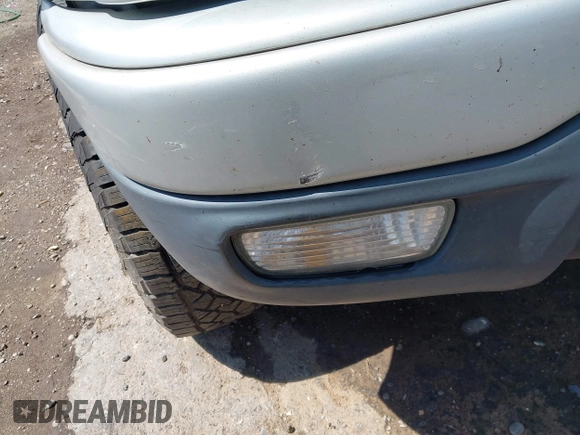 2001 Toyota Tacoma z VIN 5TEWN72N11Z845227, wystawiony jako IAAI lot #42397877 z przebiegiem 323 243 mil mil oraz . Historia ofert i sprzedaży dostępna na DreamBid. Obrazek 13.