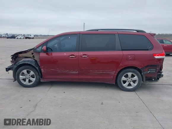 2014 Toyota Sienna LE AAS with VIN 5TDKK3DC6ES487962, listed as a IAAI auction lot 41568458 with 164,043 mi miles. Bid and sale history available at carsss.com. Image 14.