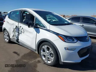 2017 Chevrolet Bolt EV LT z VIN 1G1FW6S05H4190464, wystawiony jako IAAI lot #41662766 z przebiegiem 62 954 mil mil oraz . Historia ofert i sprzedaży dostępna na DreamBid. Obrazek 1.