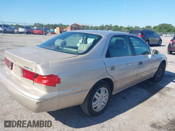 2001 Toyota Camry CE with VIN 4T1BG22K81U075419, listed as a IAAI auction lot 41994243 with 176,157 mi miles. Bid and sale history available at carsss.com. Image 4.