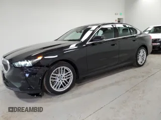 2025 BMW 5 Series 530i xDrive with VIN WBA53FJ03SCT94672, listed as a Copart auction lot 43429475 with 1,904 mi miles and Clean Title. Bid and sale history available at carsss.com. Image 1.
