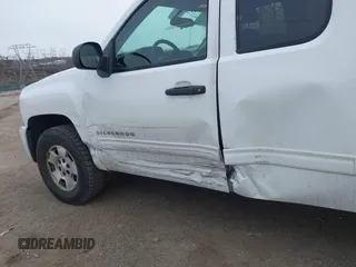 2011 Chevrolet Silverado 1500 LT with VIN 1GCRKSE06BZ186048, listed as a IAAI auction lot 41618521 with 291,361 mi miles and . Bid and sale history available at DreamBid. Image 6.