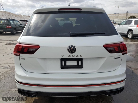 2023 Volkswagen Tiguan SE R-Line Black with VIN 3VV8B7AX8PM091870, listed as a Copart auction lot 49150015 with 21,440 mi miles and Salvage Title. Bid and sale history available at carsss.com. Image 6.
