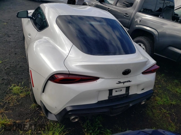 2023 Toyota Supra 3.0 z VIN WZ1DB0G07PW057130, wystawiony jako Copart lot #79969234 z przebiegiem 9 512 mil mil oraz Szkoda całkowita • Salvage title. Historia ofert i sprzedaży dostępna na DreamBid. Obrazek 6.