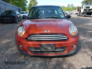 2013 MINI Clubman z VIN WMWZF3C53DT489607, wystawiony jako IAAI lot #42407339 z przebiegiem 169 164 mil mil oraz . Historia ofert i sprzedaży dostępna na DreamBid. Obrazek 6.