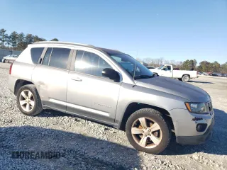 2017 Jeep Compass Sport with VIN 1C4NJCBBXHD118564, listed as a Copart auction lot 89397005 with 111,836 mi miles and Clean Title. Bid and sale history available at carsss.com. Image 4.