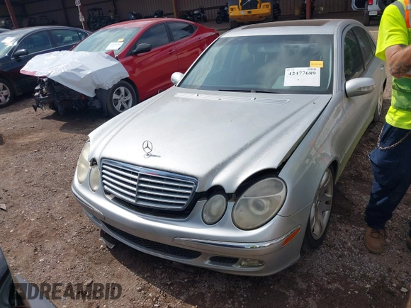 2003 Mercedes-Benz E 500 z VIN WDBUF70J73A332919, wystawiony jako IAAI lot #42477689 z przebiegiem Nie podano mil oraz . Historia ofert i sprzedaży dostępna na DreamBid. Obrazek 6.