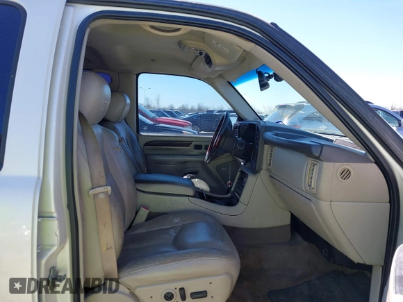 2006 Cadillac Escalade z VIN 1GYEK63NX6R109252, wystawiony jako IAAI lot #41755712 z przebiegiem 188 864 mil mil oraz . Historia ofert i sprzedaży dostępna na DreamBid. Obrazek 5.