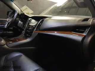 2018 Cadillac Escalade Luxury with VIN 1GYS4BKJ6JR162043, listed as a IAAI auction lot 39095150 with 68,407 mi miles. Bid and sale history available at carsss.com. Image 5.