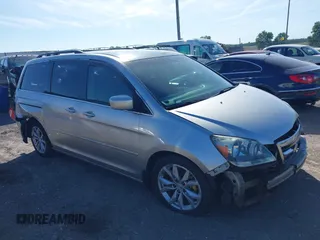 2005 Honda Odyssey EX z VIN 5FNRL38465B411189, wystawiony jako IAAI lot #42310199 z przebiegiem 304 142 mil mil oraz . Historia ofert i sprzedaży dostępna na DreamBid. Obrazek 1.