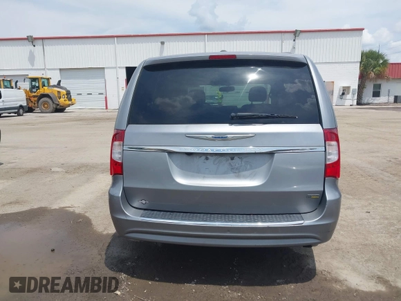 2016 Chrysler Town & Country Touring with VIN 2C4RC1BG4GR193462, listed as a IAAI auction lot 42200990 with 140,430 mi miles. Bid and sale history available at carsss.com. Image 16.