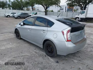 2013 Toyota Prius One z VIN JTDKN3DU6D1724266, wystawiony jako IAAI lot #41188620 z przebiegiem 271 903 mil mil oraz . Historia ofert i sprzedaży dostępna na DreamBid. Obrazek 3.