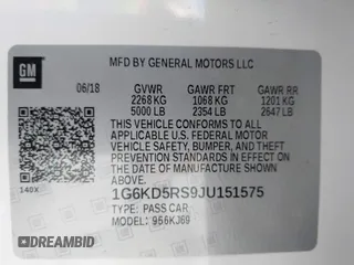 2018 Cadillac CT6 Luxury AWD z VIN 1G6KD5RS9JU151575, wystawiony jako IAAI lot #42078361 z przebiegiem 28 187 mil mil oraz . Historia ofert i sprzedaży dostępna na DreamBid. Obrazek 9.