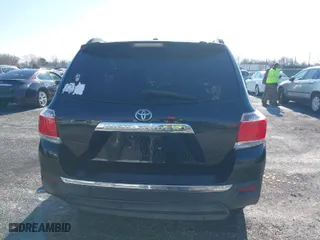 2011 Toyota Highlander Limited with VIN 5TDYK3EH1BS028564, listed as a IAAI auction lot 41282900 with 202,677 mi miles. Bid and sale history available at carsss.com. Image 16.