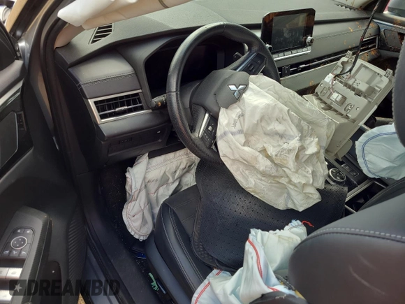 2022 Mitsubishi Outlander SE z VIN JA4J3UA84NZ085087, wystawiony jako Copart lot #88528845 z przebiegiem Nie podano mil oraz Nie do naprawy • Non repairable. Historia ofert i sprzedaży dostępna na DreamBid. Obrazek 8.