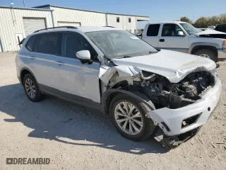 2018 Volkswagen Tiguan S with VIN 3VV1B7AX7JM013797, listed as a Copart auction lot 77445924 with 194,708 mi miles and Salvage Title. Bid and sale history available at carsss.com. Image 4.