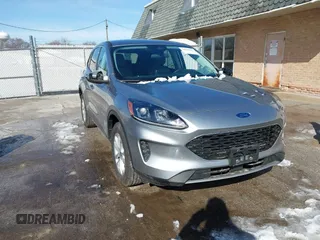 2021 Ford Escape SE z VIN 1FMCU9G61MUB20836, wystawiony jako IAAI lot #41840447 z przebiegiem 42 158 mil mil oraz . Historia ofert i sprzedaży dostępna na DreamBid. Obrazek 1.