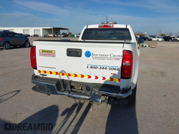 2022 Chevrolet Colorado 2WD Work Truck z VIN 1GCHSBEN6N1259669, wystawiony jako IAAI lot #41213811 z przebiegiem 49 353 mil mil oraz . Historia ofert i sprzedaży dostępna na DreamBid. Obrazek 6.