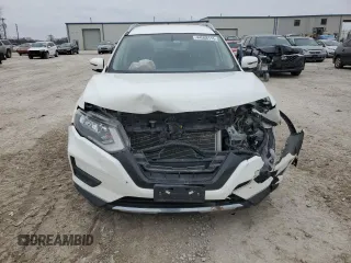 2017 Nissan Rogue SV z VIN JN8AT2MT2HW145906, wystawiony jako Copart lot #44568115 z przebiegiem 104 561 mil mil oraz Szkoda całkowita • Salvage title. Historia ofert i sprzedaży dostępna na DreamBid. Obrazek 5.
