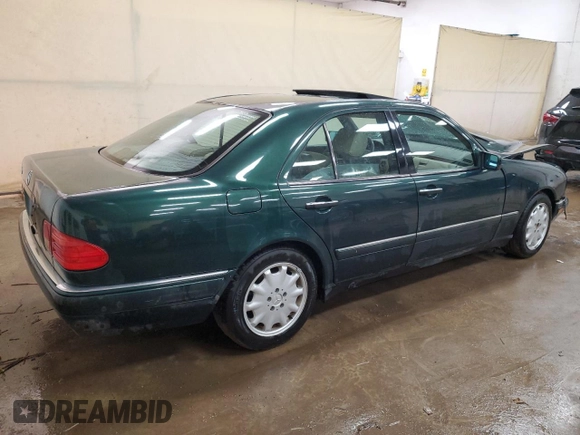 1996 Mercedes-Benz E-Class with VIN WDBJF55F7TJ007733, listed as a Copart auction lot 48005625 with 0 mi miles and Clean Title. Bid and sale history available at carsss.com. Image 3.
