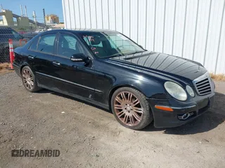 2008 Mercedes-Benz E 350 Luxury z VIN WDBUF56X58B307650, wystawiony jako IAAI lot #42004345 z przebiegiem 140 484 mil mil oraz . Historia ofert i sprzedaży dostępna na DreamBid. Obrazek 1.
