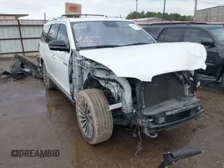 2020 Lincoln Navigator Reserve z VIN 5LMJJ2LT7LEL05241, wystawiony jako IAAI lot #41462033 z przebiegiem 123 841 mil mil oraz . Historia ofert i sprzedaży dostępna na DreamBid. Obrazek 1.