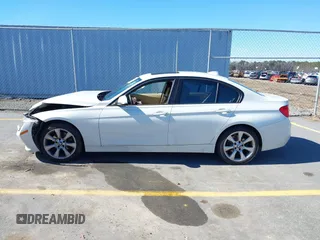 2014 BMW 3 Series 320i with VIN WBA3B1C50EK135458, listed as a IAAI auction lot 41631722 with 1 mi miles. Bid and sale history available at carsss.com. Image 14.