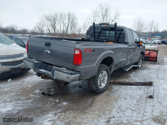 2014 Ford Super Duty F-250 SRW XLT with VIN 1FT7X2BT2EEB59870, listed as a IAAI auction lot 41355792 with 191,891 mi miles. Bid and sale history available at carsss.com. Image 4.