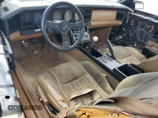 1982 Pontiac Firebird z VIN 1G2AX87H9CL548192, wystawiony jako Copart lot #79887554 z przebiegiem 109 953 mil mil oraz Czysty tytuł • Clean title. Historia ofert i sprzedaży dostępna na DreamBid. Obrazek 8.