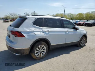 2018 Volkswagen Tiguan SEL z VIN 3VV3B7AXXJM214182, wystawiony jako Copart lot #53783515 z przebiegiem 117 466 mil mil oraz Szkoda całkowita • Salvage title. Historia ofert i sprzedaży dostępna na DreamBid. Obrazek 3.