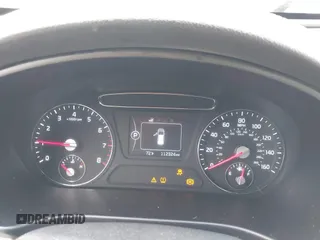 2017 Kia Sorento LX z VIN 5XYPG4A3XHG287217, wystawiony jako IAAI lot #42067077 z przebiegiem 112 324 mil mil oraz . Historia ofert i sprzedaży dostępna na DreamBid. Obrazek 7.