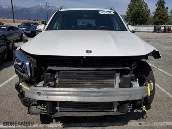 2020 Mercedes-Benz GLB with VIN W1N4M4GB1LW034303, listed as a Copart auction lot 49354325 with 43,274 mi miles and Salvage Title. Bid and sale history available at carsss.com. Image 5.