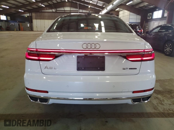 2019 Audi A8 z VIN WAU8DAF86KN005765, wystawiony jako Copart lot #56853715 z przebiegiem 32 600 mil mil oraz Szkoda całkowita • Salvage title. Historia ofert i sprzedaży dostępna na DreamBid. Obrazek 6.
