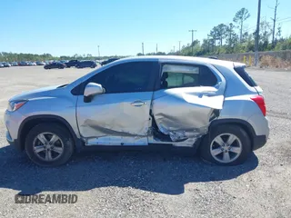 2021 Chevrolet Trax LS with VIN KL7CJKSB7MB306320, listed as a IAAI auction lot 40602503 with 1 mi miles. Bid and sale history available at carsss.com. Image 14.