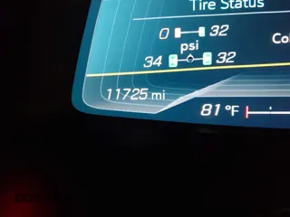 2024 Chevrolet Corvette 2LT z VIN 1G1YB2D47R5112325, wystawiony jako IAAI lot #42007944 z przebiegiem 11 725 mil mil oraz . Historia ofert i sprzedaży dostępna na DreamBid. Obrazek 16.