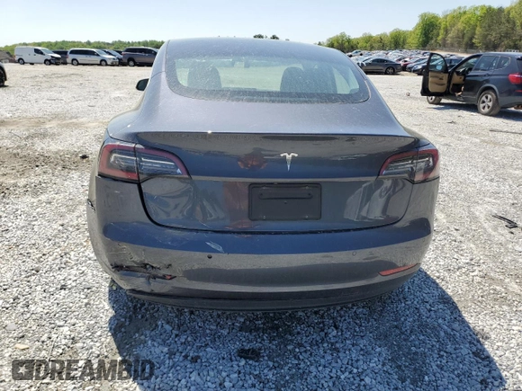 2019 Tesla Model 3 Mid Range z VIN 5YJ3E1EA7KF397524, wystawiony jako Copart lot #52696585 z przebiegiem 82 995 mil mil oraz Szkoda całkowita • Salvage title. Historia ofert i sprzedaży dostępna na DreamBid. Obrazek 6.