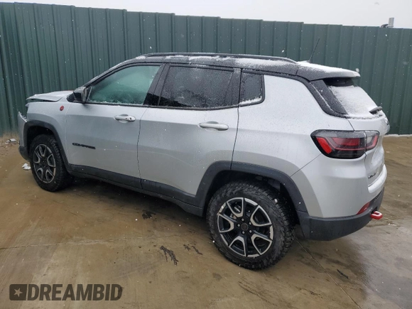 2025 Jeep Compass Trailhawk with VIN 3C4NJDDN4ST508770, listed as a Copart auction lot 47476645 with 10,591 mi miles and Clean title. Bid and sale history available at DreamBid. Image 2.