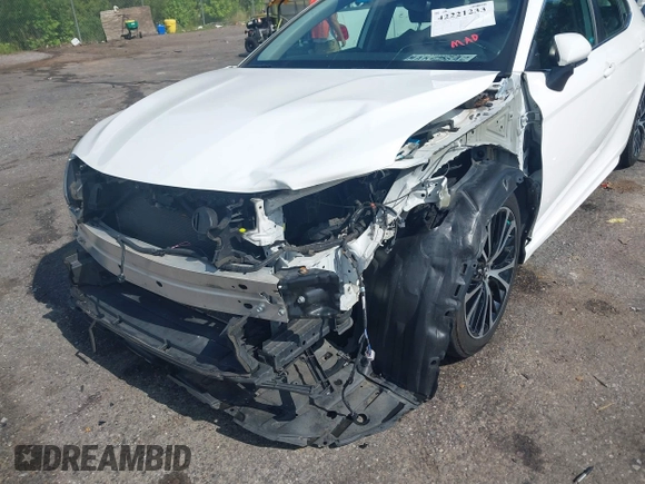 2019 Toyota Camry LE z VIN 4T1B11HK8KU708943, wystawiony jako IAAI lot #42221233 z przebiegiem 173 813 mil mil oraz . Historia ofert i sprzedaży dostępna na DreamBid. Obrazek 6.