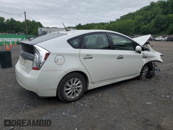 2014 Toyota Prius with VIN JTDKN3DPXE3058125, listed as a Copart auction lot 62286135 with Not provided miles and Salvage title. Bid and sale history available at DreamBid. Image 3.