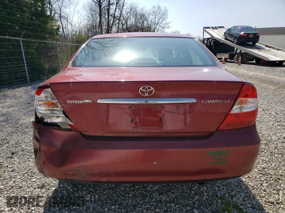 2004 Toyota Camry LE z VIN 4T1BE32K94U284667, wystawiony jako Copart lot #56184025 z przebiegiem 198 929 mil mil oraz Szkoda całkowita • Salvage title. Historia ofert i sprzedaży dostępna na DreamBid. Obrazek 6.