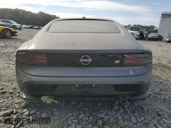 2024 Nissan Z Sport z VIN JN1BZ4AH7RM362538, wystawiony jako Copart lot #71589374 z przebiegiem Nie podano mil oraz Szkoda całkowita • Salvage title. Historia ofert i sprzedaży dostępna na DreamBid. Obrazek 6.