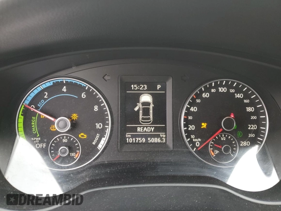 2013 Volkswagen Jetta Hybrid SE z VIN 3VW637AJ9DM260639, wystawiony jako Copart lot #48569535 z przebiegiem 101 759 mil mil oraz Szkoda całkowita • Salvage title. Historia ofert i sprzedaży dostępna na DreamBid. Obrazek 9.