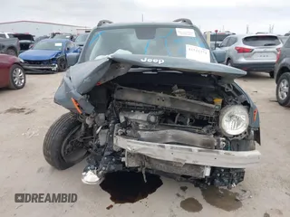 2018 Jeep Renegade Latitude with VIN ZACCJABB9JPH85547, listed as a IAAI auction lot 41511374 with 79,837 mi miles. Bid and sale history available at carsss.com. Image 6.