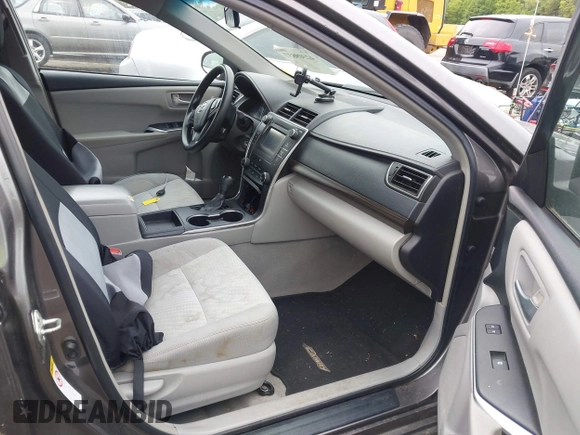 2015 Toyota Camry XLE z VIN 4T1BF1FKXFU003359, wystawiony jako IAAI lot #42309837 z przebiegiem 229 701 mil mil oraz . Historia ofert i sprzedaży dostępna na DreamBid. Obrazek 5.
