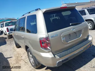 2006 Honda Pilot EX-L with RES with VIN 5FNYF28626B016118, listed as a IAAI auction lot 41819365 with 314,954 mi miles. Bid and sale history available at carsss.com. Image 3.