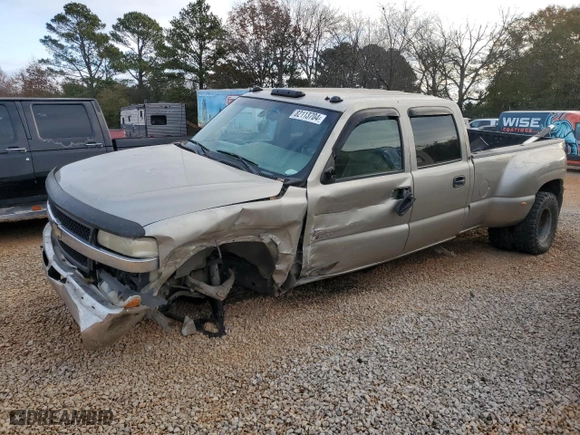 2002 Chevrolet Silverado 3500 LT with VIN 1GCJK33152F107596, listed as a Copart auction lot 82113704 with NaN miles and Salvage Title. Bid and sale history available at carsss.com. Image 1.